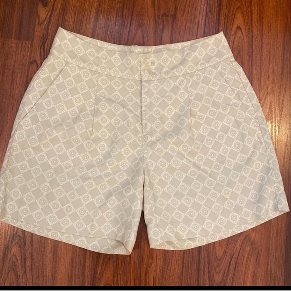 Ann Taylor Factory Beige Diamond Print Tailored Shorts Size Small Classic Prepp - Picture 3 of 8